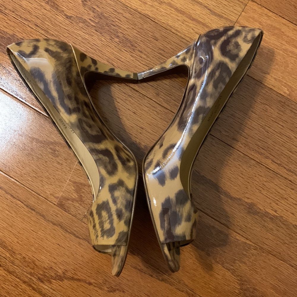 J.Crew size 8 leopard print patent leather open toe shoes made in Italy